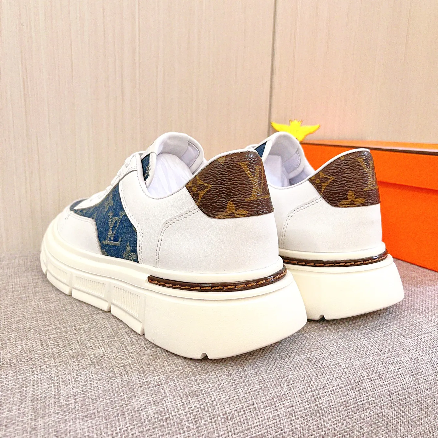 🚘🚘Factory batch 420 men's shoes💰[LV]🔥Louis Vuitton high-end men's shoes brand official website 1:1 latest masterpiece: the upper is made of Italian imported first-layer cowhide with a comfortable and breathable lining➕original non-slip and wear-resistant outsole🔥, making walking more convenient and comfortable! An exclusive new model, a stunning work, a beautiful 1:1 replica [color] compared to the official quality! Create a fashionable personality to set off your uniqueness! A must-have for trendy men! Classic 🔥Size: 38-44 Color: 🔥 2⃣️colors available🔥.